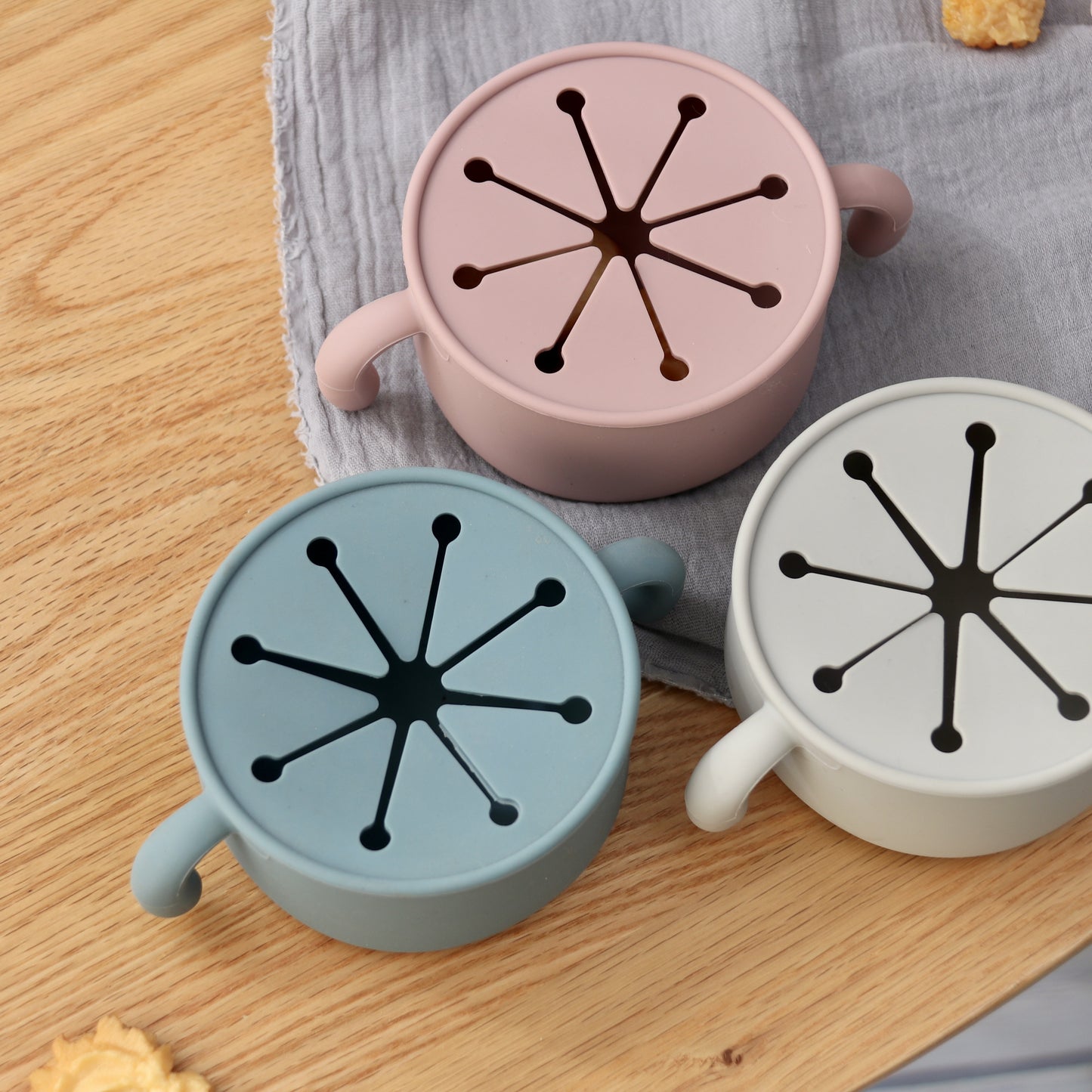 True Bub™ Snackalack - Food Grade Silicone Snack Storage Bowl with Dust Cover