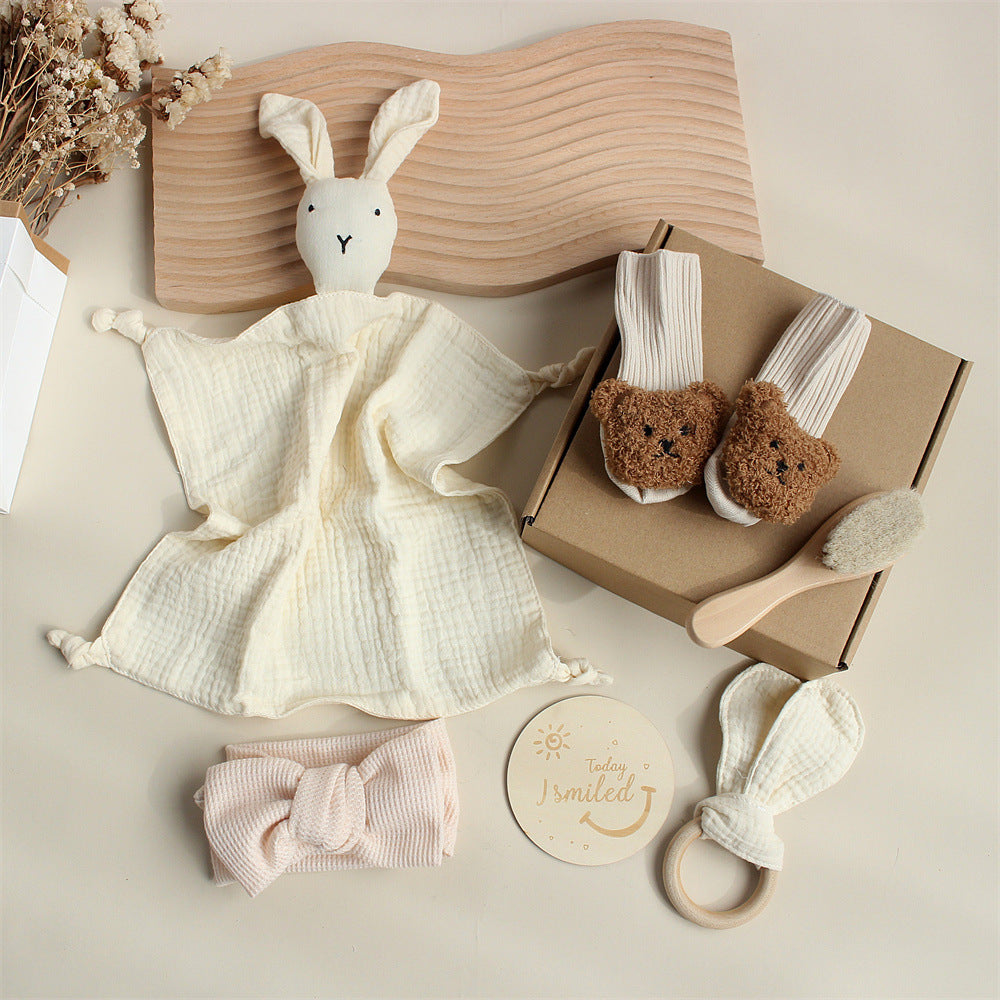 True Bub™ Emiliana Baby - Muslin Animal and Socks Gift Set 6pcs