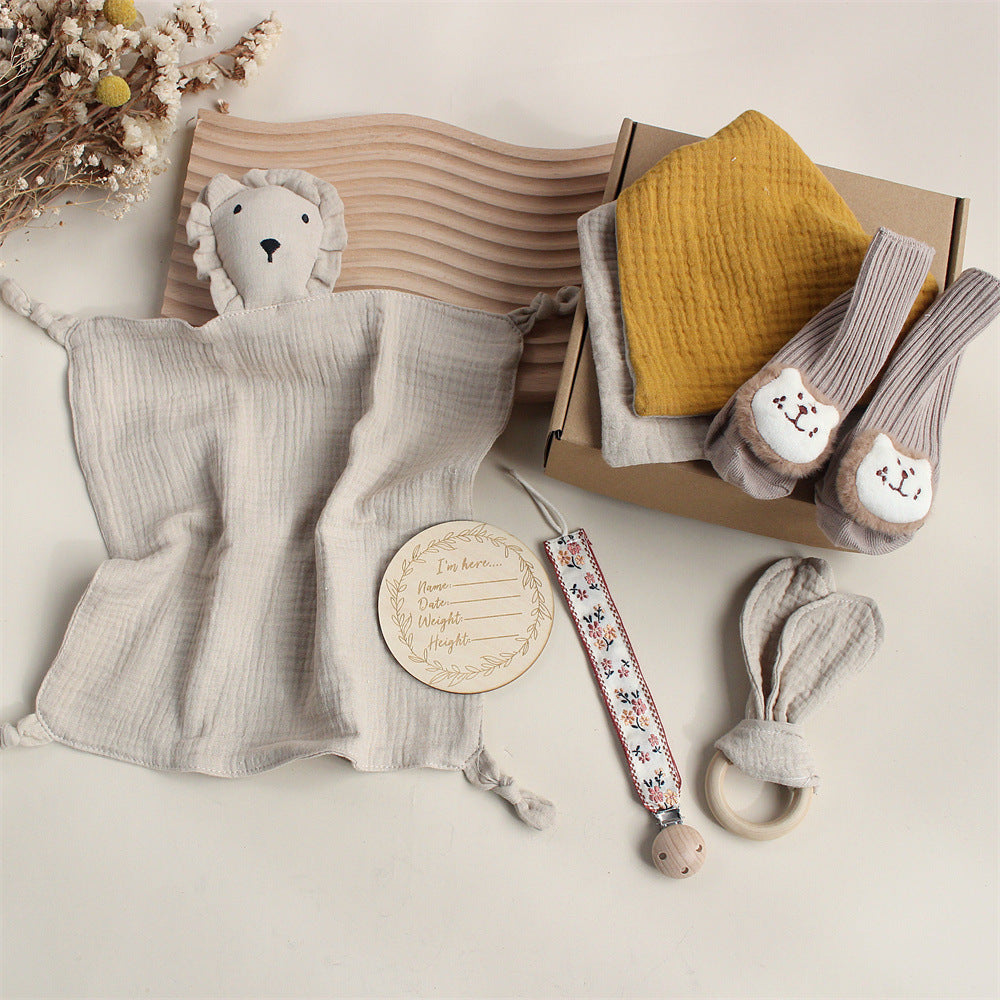 True Bub™ Emiliana Baby - Muslin Animal and Socks Gift Set 6pcs